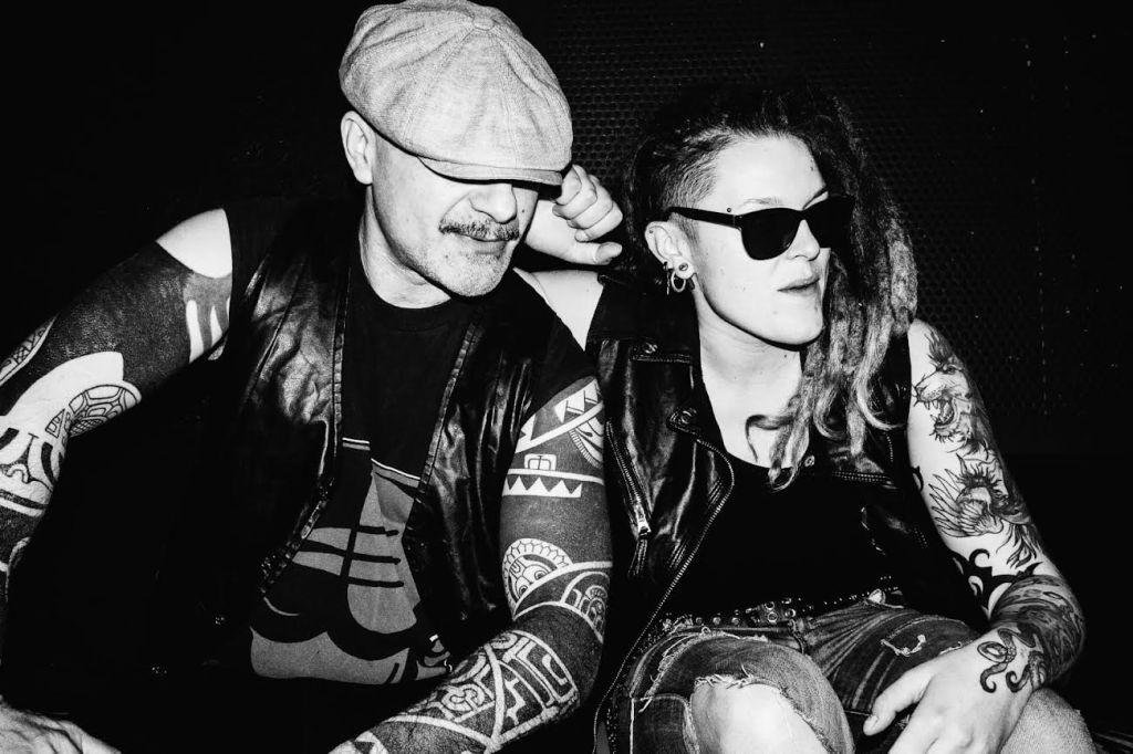 i circus punk ritratti durante una serata live